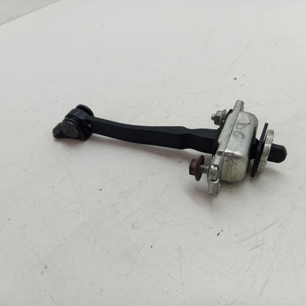 Limitador Porta Dianteira Esquerda Gm Cobalt 1.8 Aut 2019