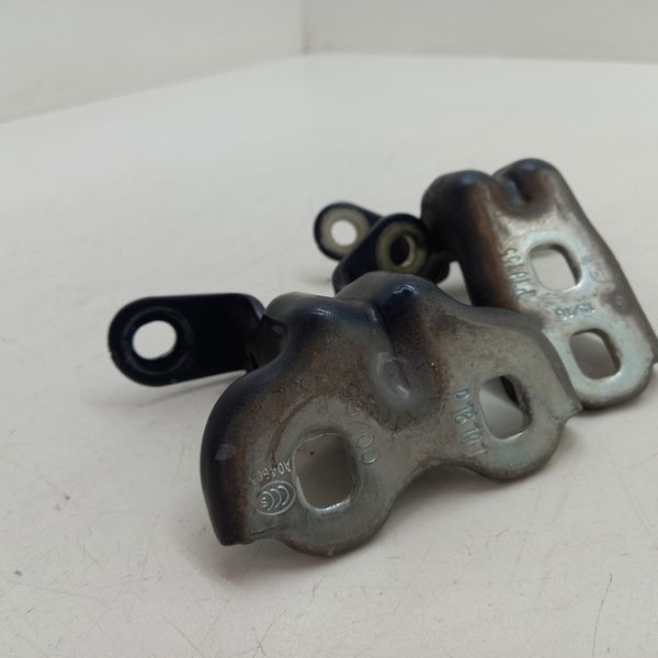 Dobradiça Porta Dianteira Direita Gm Cobalt 1.8 Aut 2019