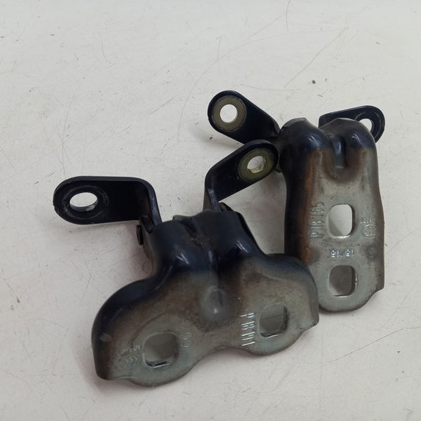 Dobradiça Porta Dianteira Direita Gm Cobalt 1.8 Aut 2019