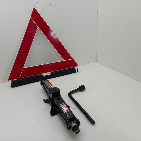 Macaco Chave De Roda Gm Cobalt 1.8 Aut 2019