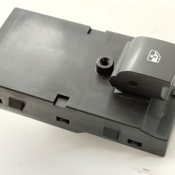 Botão Comando Dianteiro Direito Gm Cobalt 1.8 Aut 2019