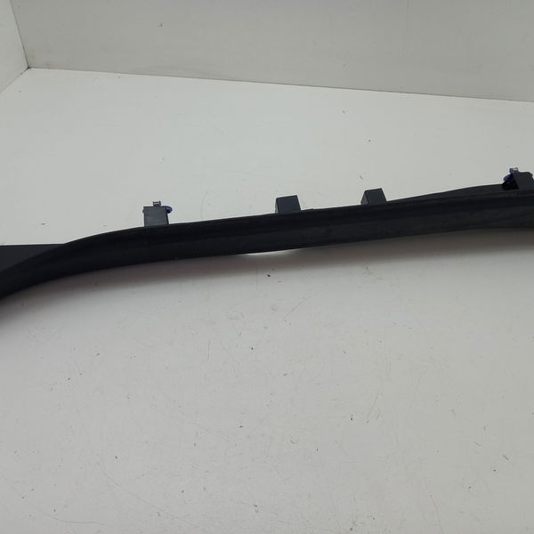 Soleira Dianteira Esquerda Gm Cobalt 1.8 Aut 2019