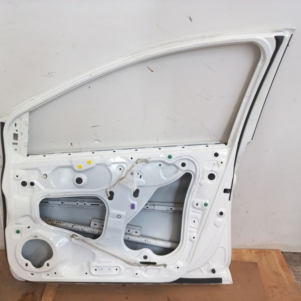 Porta Dianteira Direita Com Detalhe Honda City Exl 2016