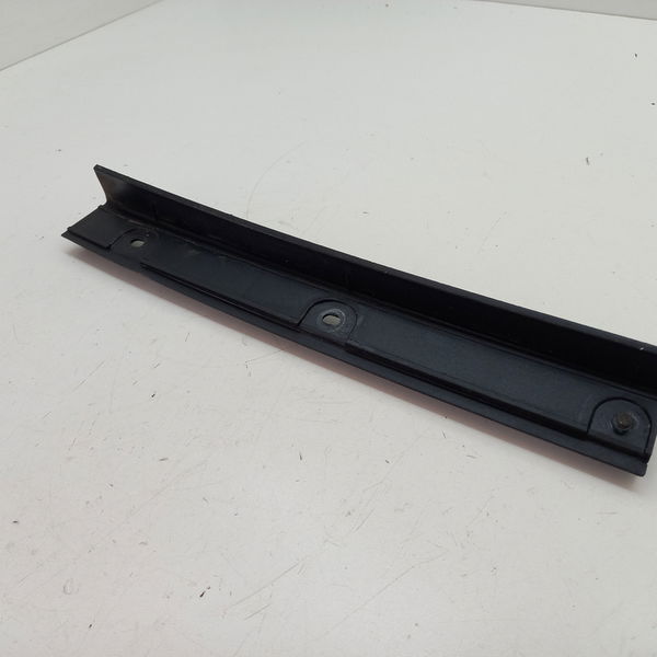 Moldura Caçamba Esquerda Vw Saveiro Rb Mbvs 2021