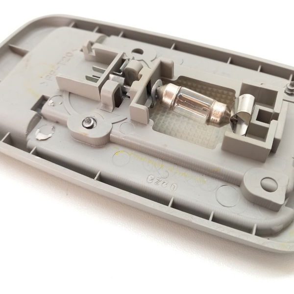 Luz Cortesia Traseira Toyota Hilux 2014