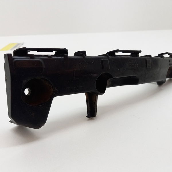 Guia Parachoque D.e Toyota Hilux 2014