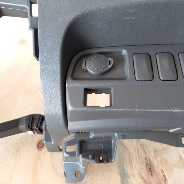 Parte Inf. Painel Toyota Hilux 2014