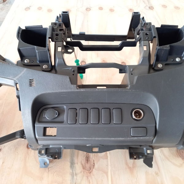 Parte Inf. Painel Toyota Hilux 2014