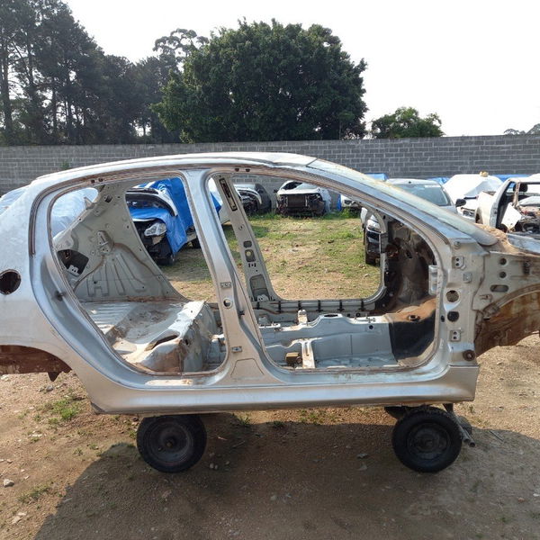 Carcaça Peugeot 207 Hb Xr 1.4 2013
