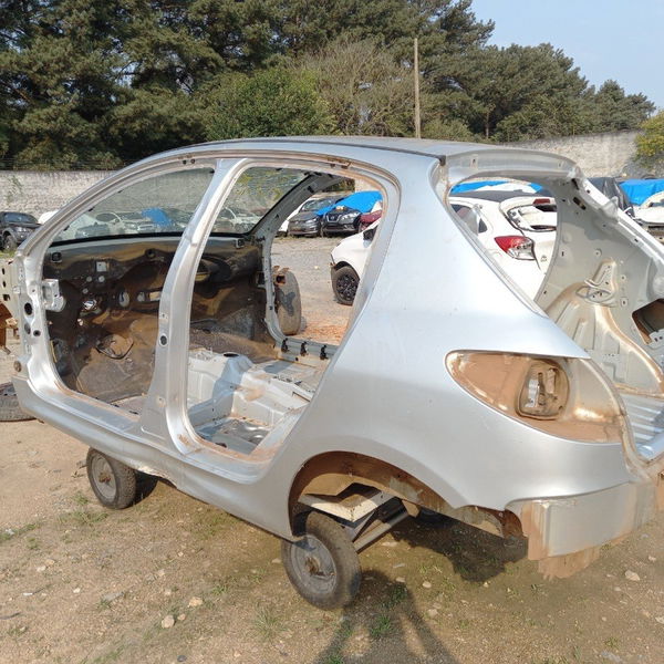 Carcaça Peugeot 207 Hb Xr 1.4 2013