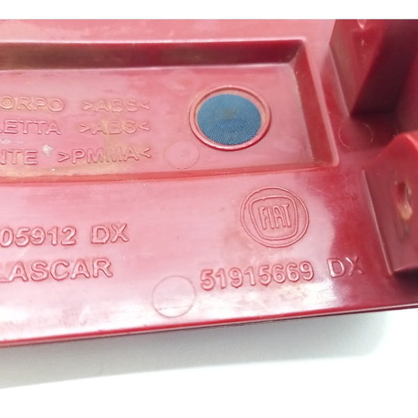 Olho De Gato Lado Direito Fiat Strada C/detalhe 2015 1.4
