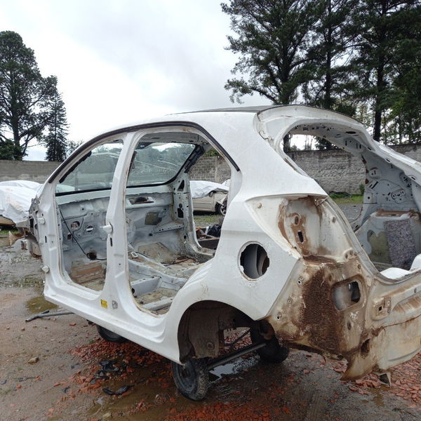 Lateral Ford Ka Se 1.0 2015