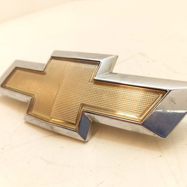 Emblema Grade Chevrolet Onix 1.4 2013