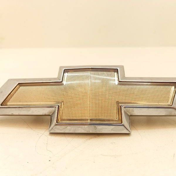 Emblema Grade Chevrolet Onix 1.4 2013