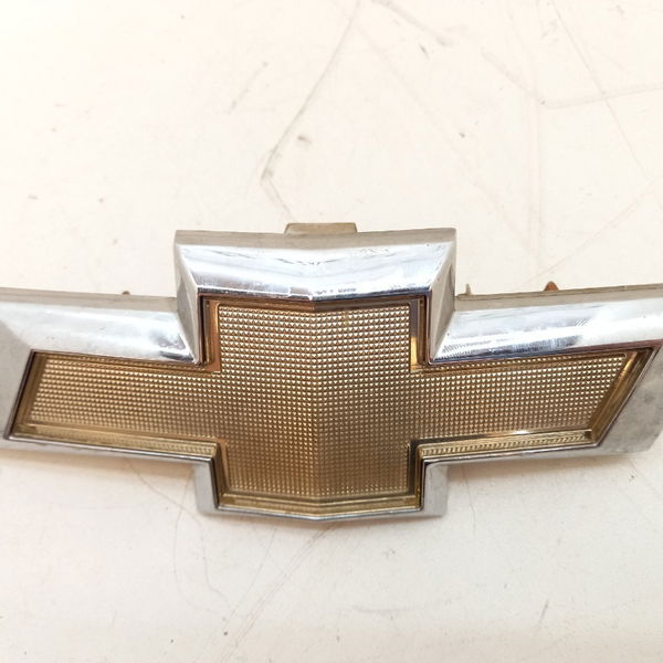 Emblema Grade Chevrolet Onix 1.4 2013