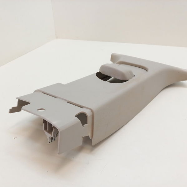 Moldura Acabamento Coluna Meio Direita Onix 1.4 Ltz 2013