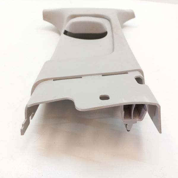 Moldura Acabamento Coluna Meio Direita Onix 1.4 Ltz 2013