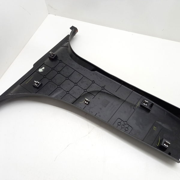 Acabamento Coluna Meio Inf. Dir. Chevrolet Onix 1.4 2013