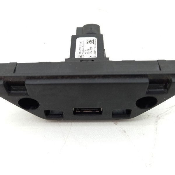 Entrada Usb Painel Superior Volkswagen Up 1.0 2020