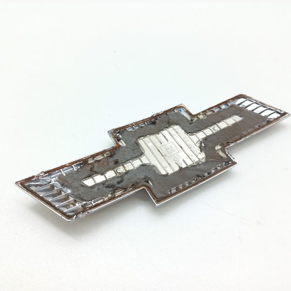 Emblema Traseiro C/detalhe Chevrolet Onix 1.4 Ltz 2013
