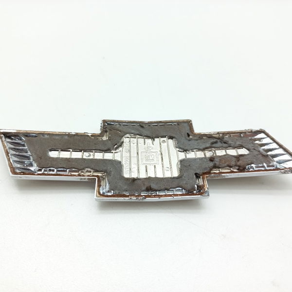 Emblema Traseiro C/detalhe Chevrolet Onix 1.4 Ltz 2013