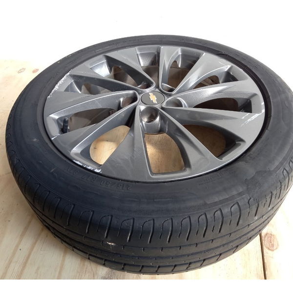 Roda Pneu Com Detalhes Chevrolet Cruze 1.4 2018