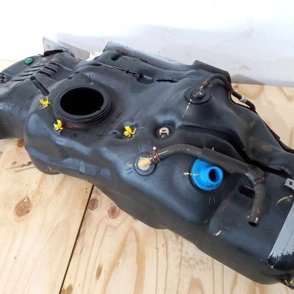 Tanque Combustível Toyota Hilux 1.4 2014