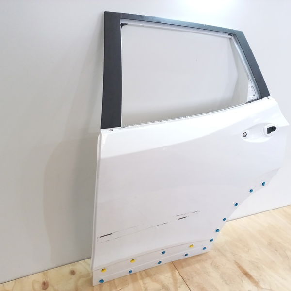 Porta Traseira Esquerda Chevrolet Tracker 12t 2021