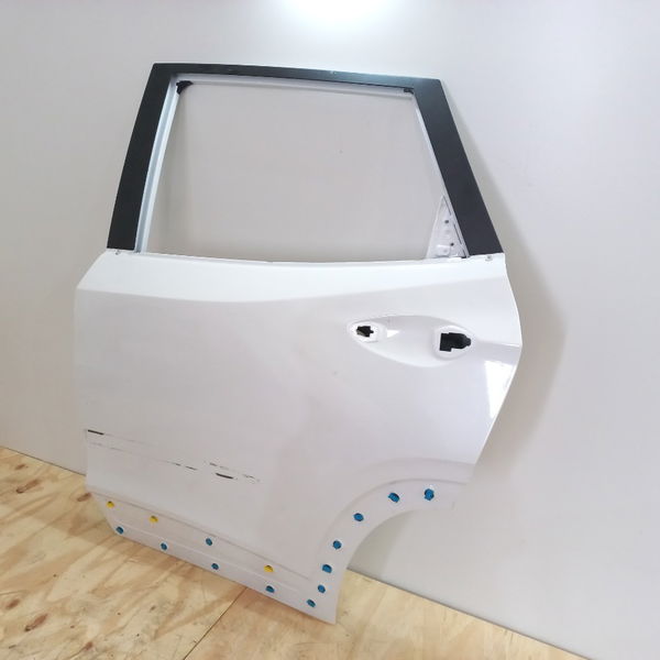 Porta Traseira Esquerda Chevrolet Tracker 12t 2021