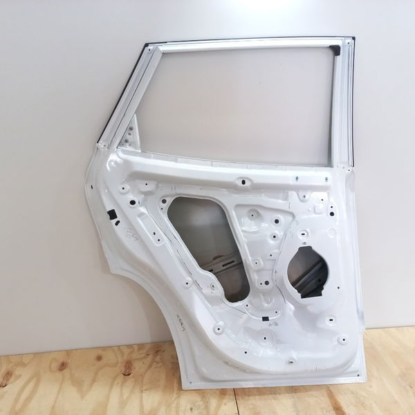Porta Traseira Esquerda Chevrolet Tracker 12t 2021