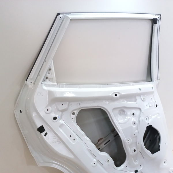 Porta Traseira Esquerda Chevrolet Tracker 12t 2021
