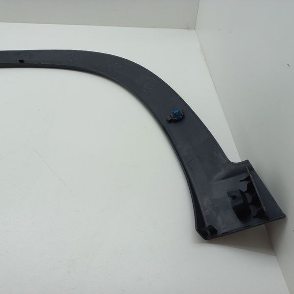 Moldura Paralama Dianteiro Direito Chevrolet Tracker 12t 21