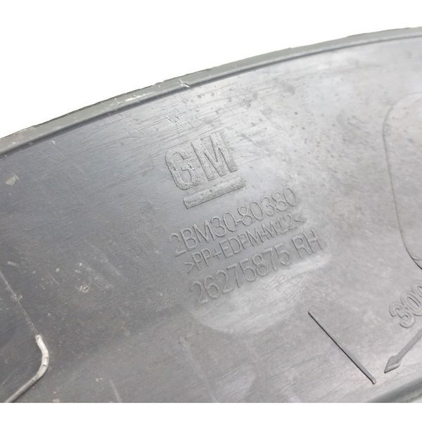 Moldura Paralama Dianteiro Direito Chevrolet Tracker 12t 21
