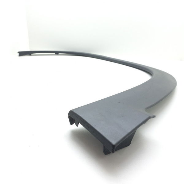 Moldura Paralama Dianteiro Esquerdo C/det Gm Tracker 12t 21