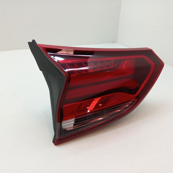 Lanterna Tampa Traseira Esquerda Chevrolet Tracker 12t 2021