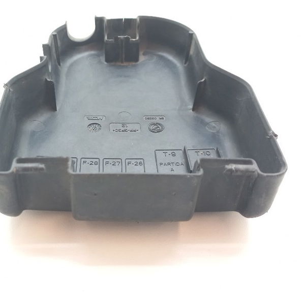 Tampa Caixa Fusivel Interna Chevrolet Tracker 12t 2021