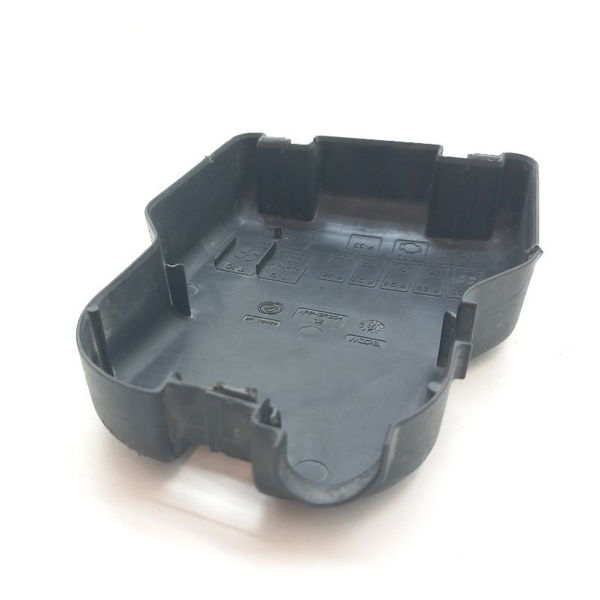 Tampa Caixa Fusivel Interna Chevrolet Tracker 12t 2021