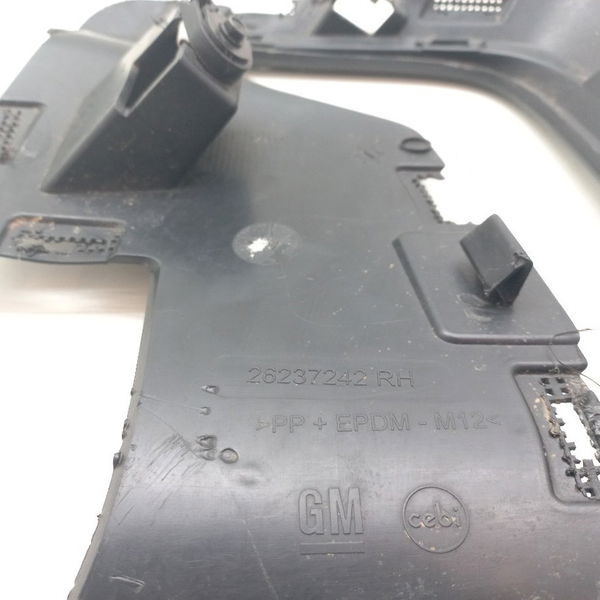 Tampa Painel Direito Chevrolet Tracker 12t 2021