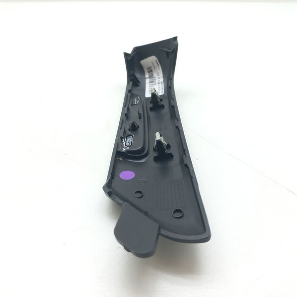 Moldura Porta Dianteira Esquerda Chevrolet Tracker 12t 2021