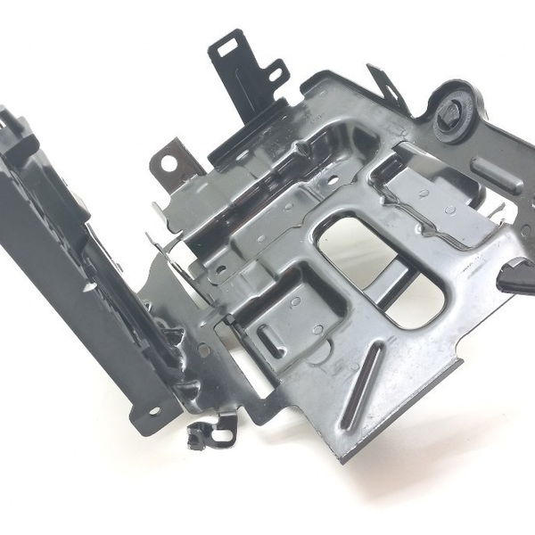 Suporte Bateria C/detalhe Chevrolet Tracker 12t 2021