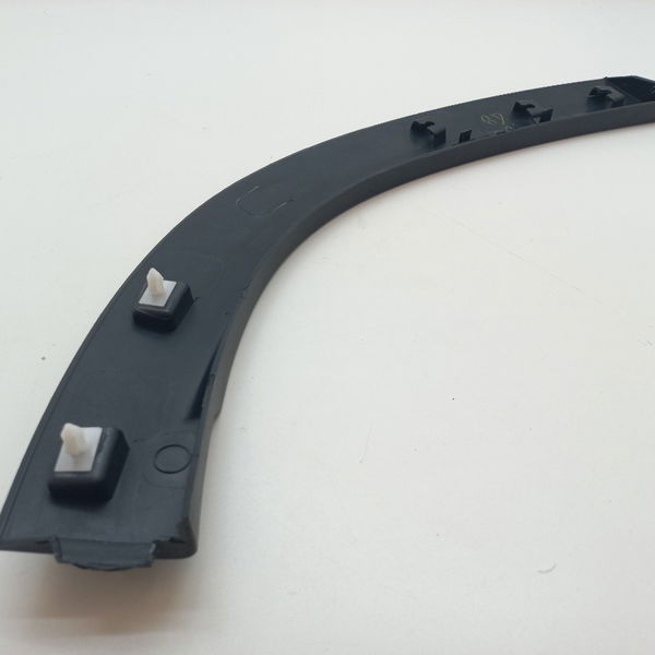 Moldura Caixa Roda Traseira Esquerda Chevrolet Tracker 2021
