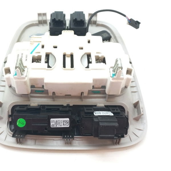 Luz Cortesia Chevrolet Tracker 12t 2021