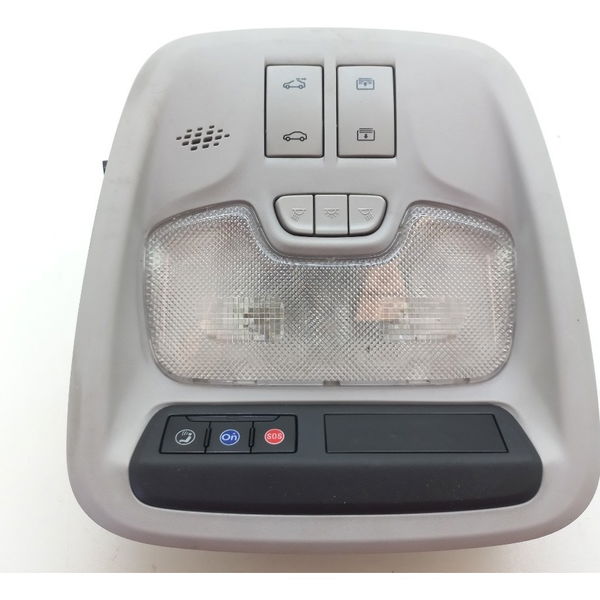 Luz Cortesia Chevrolet Tracker 12t 2021