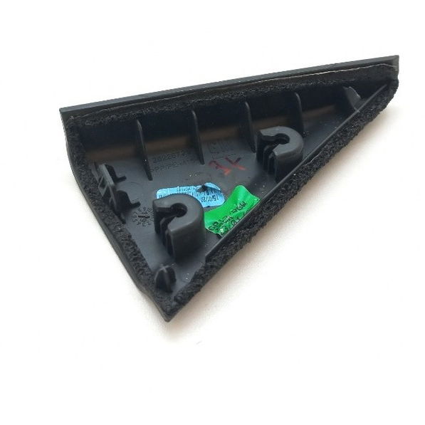 Acabamento Interno Porta Traseira Esquerda Gm Tracker 2021