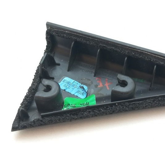 Acabamento Interno Porta Traseira Esquerda Gm Tracker 2021