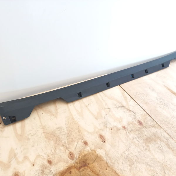 Spoiler Lateral Direito C/detalhe Chevrolet Tracker 12t 2021
