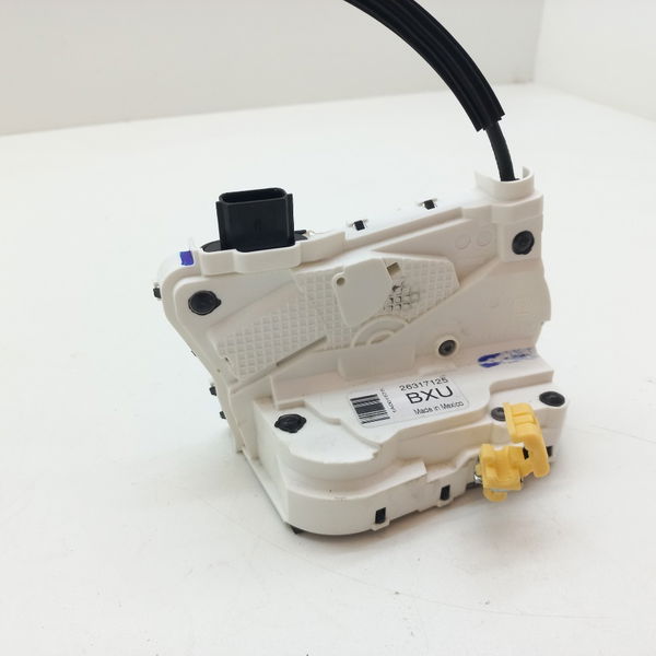 Fechadura Porta Dianteira Direita Chevrolet Tracker 12t 2021