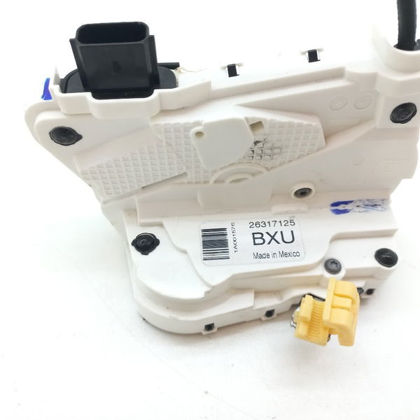 Fechadura Porta Dianteira Direita Chevrolet Tracker 12t 2021