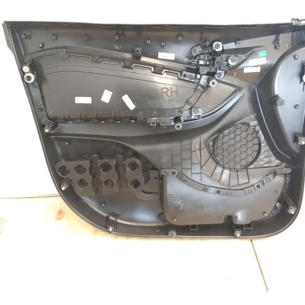 Forro Porta C/detalhe Dianteiro Direito Gm Tracker 12t 2021