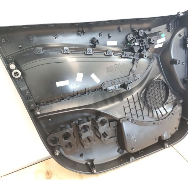 Forro Porta C/detalhe Dianteiro Direito Gm Tracker 12t 2021